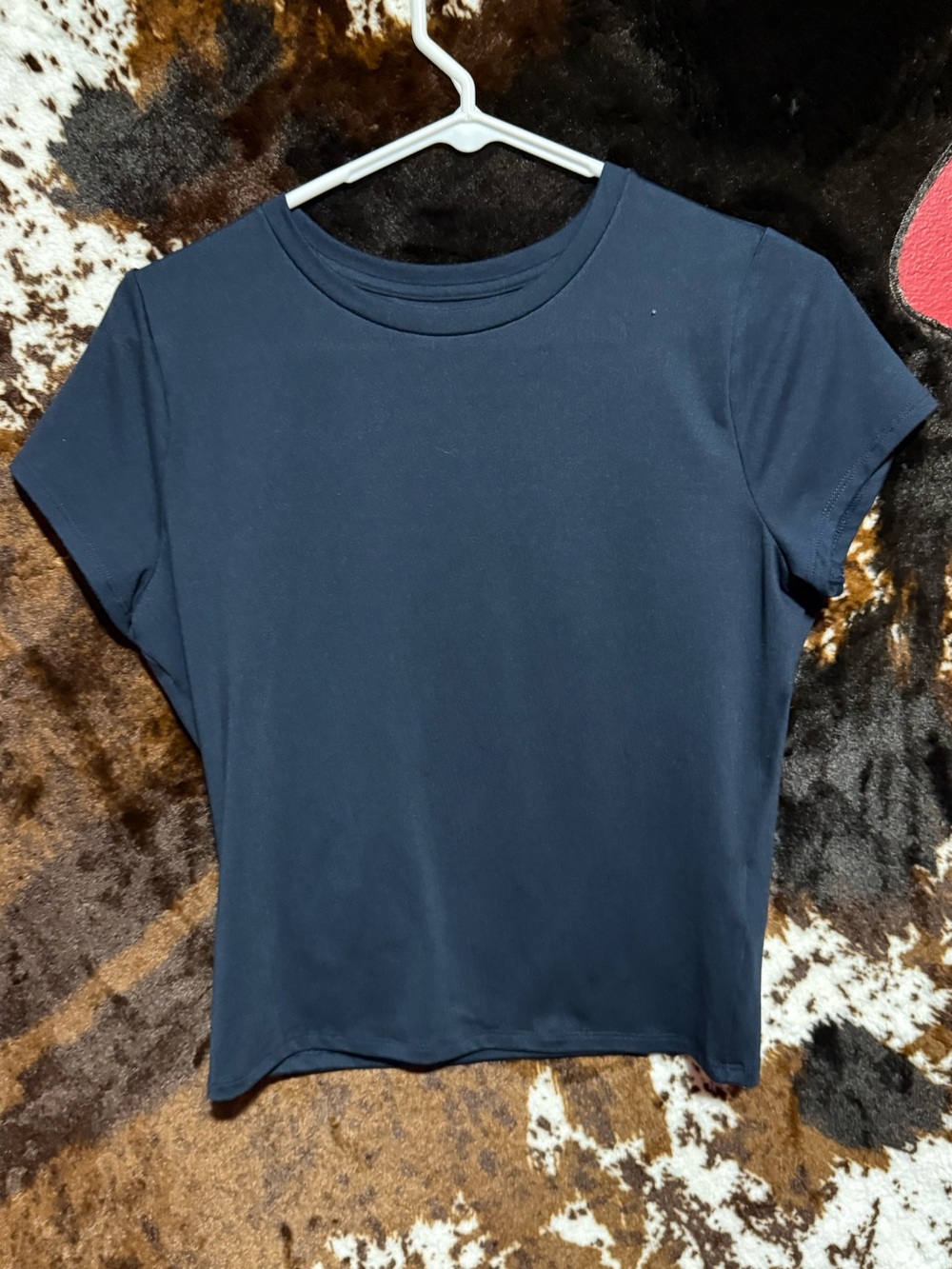 Hollister Women's Dark Navy Short Sleeve Cropped Tee